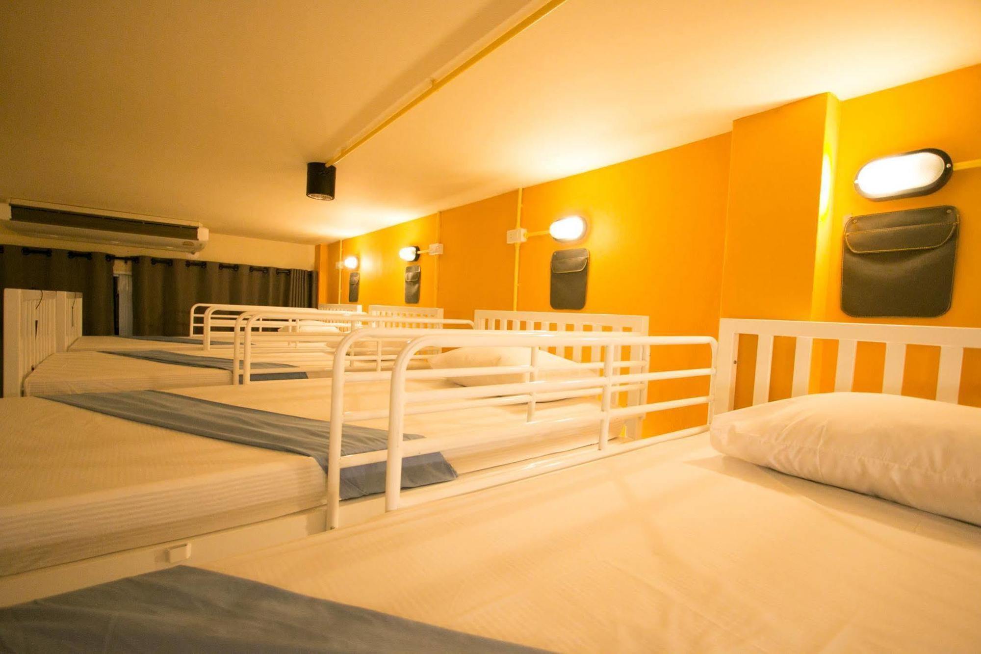 Backpack House Hostel Ao Nang Esterno foto