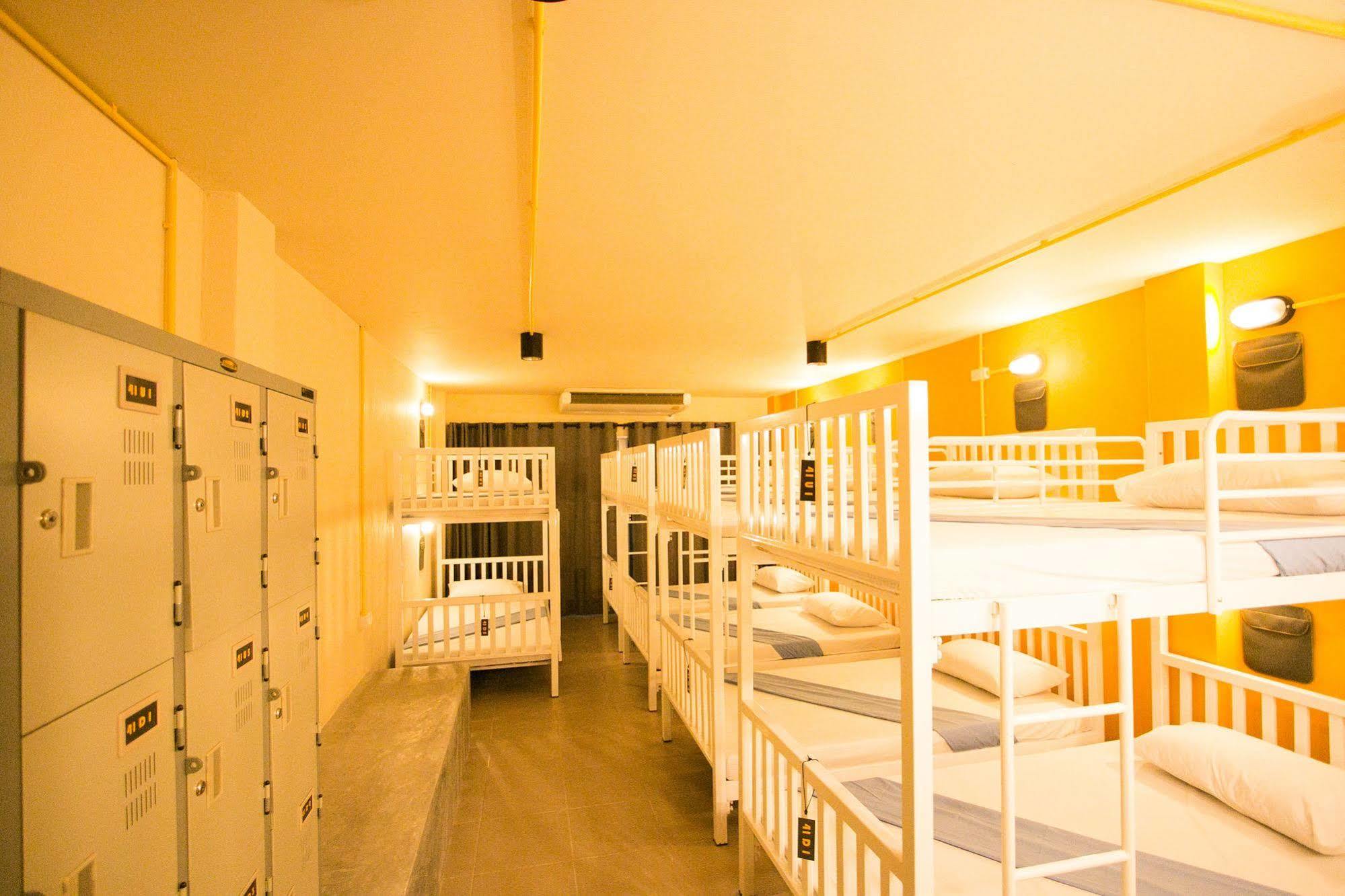 Backpack House Hostel Ao Nang Esterno foto