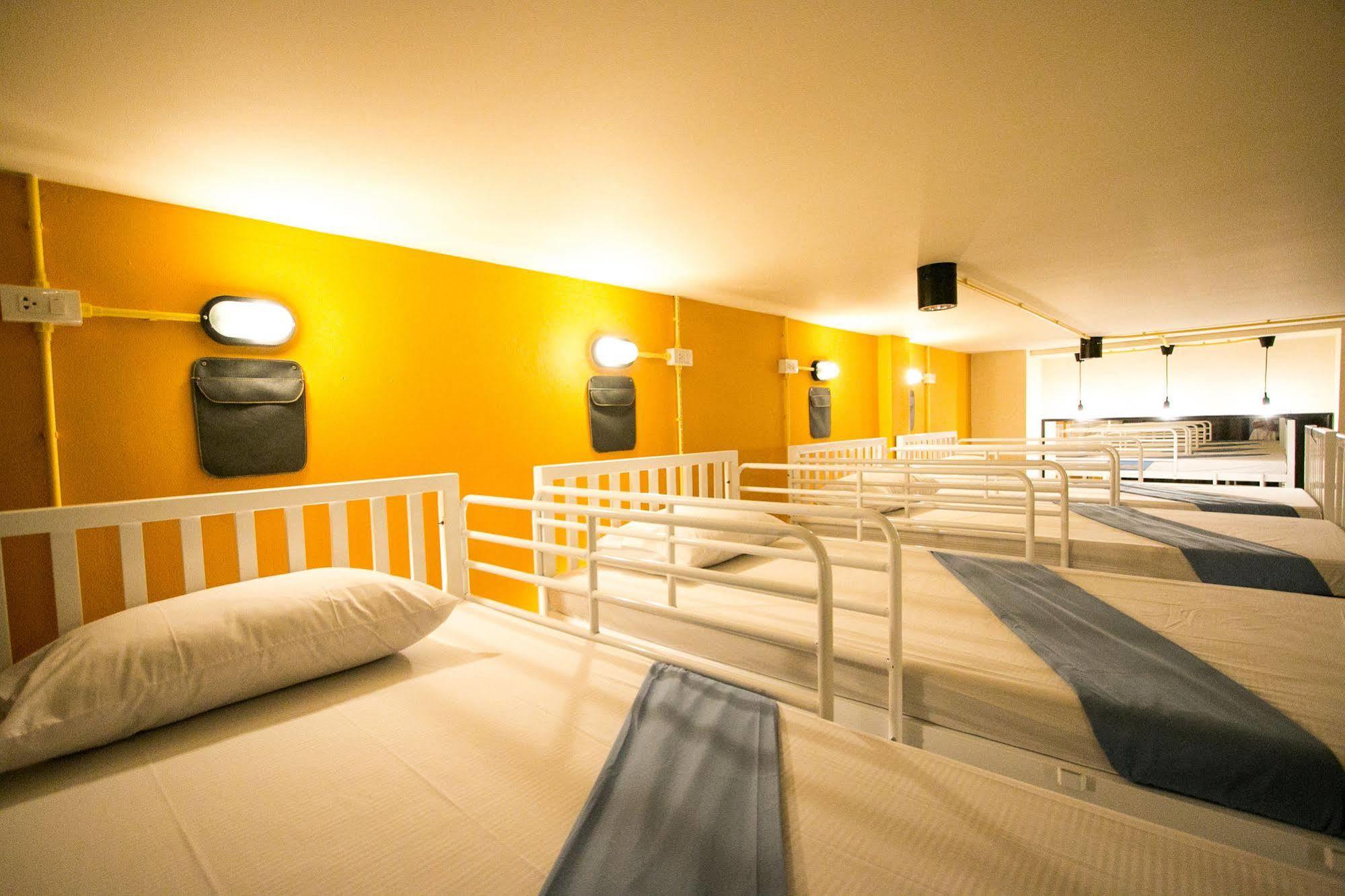 Backpack House Hostel Ao Nang Esterno foto